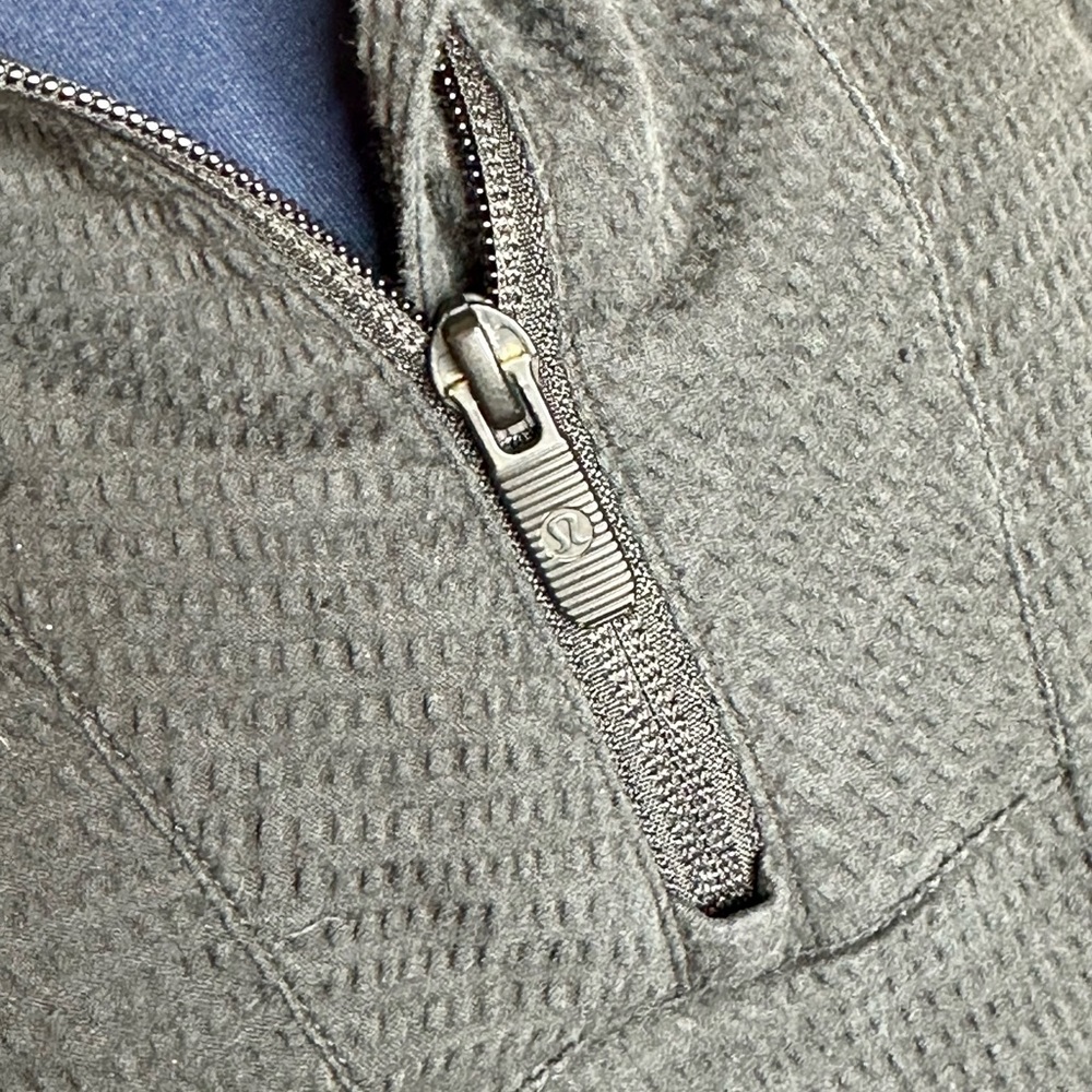 EUC Lululemon Black Pack Light 1/2 Zip Pullover Convertible Backpack - Picture 9 of 11